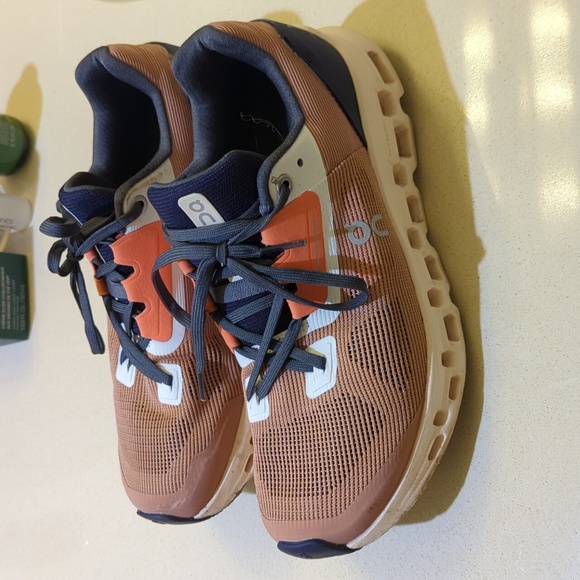 On Running Shoes - On cloud cloud stratus